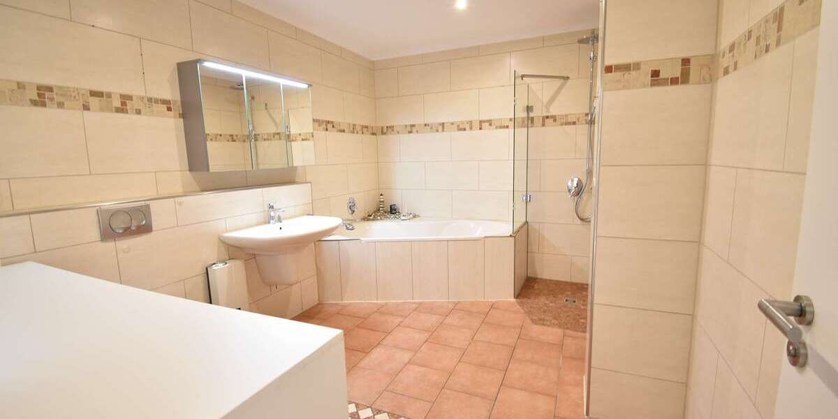 Etagenwohnung Dinslaken Blumenviertel - 2 Zimmer, 66 m&sup2;, 540&euro; | Angebot:26639243